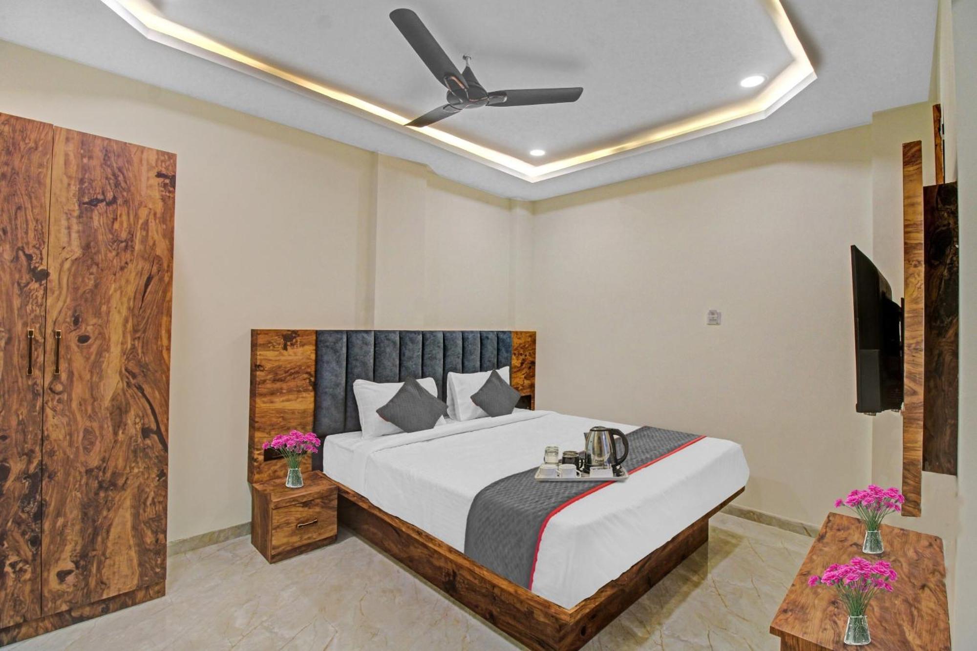 Townhouse Md Star Hotel นาคปุระ ภายนอก รูปภาพ